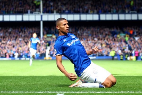 Everton Coach Silva Outlines What He Expects From Two-Goal Richarlison |  Sportpesa Scores & News